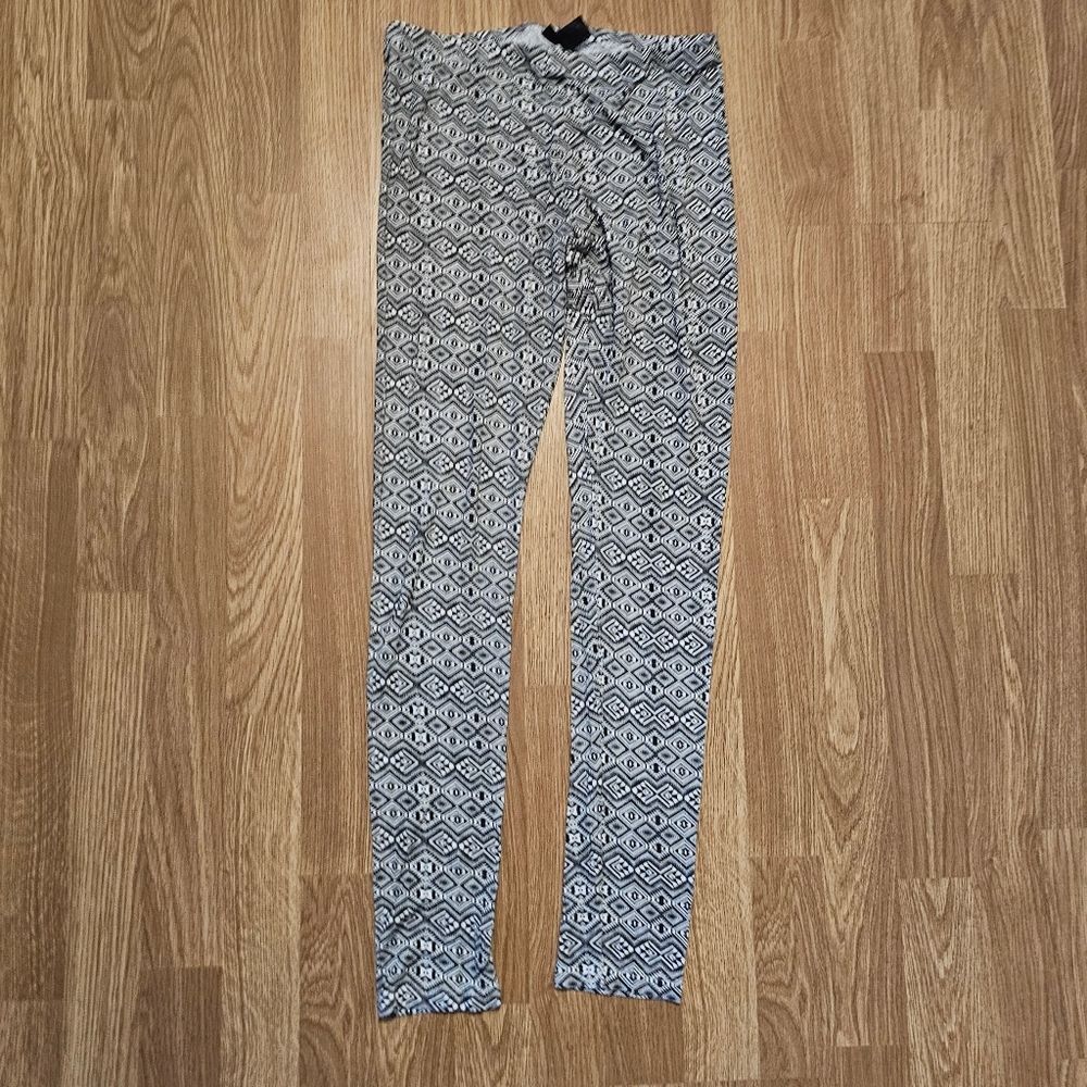 Joe Boxer Black and White Geometric Leggings